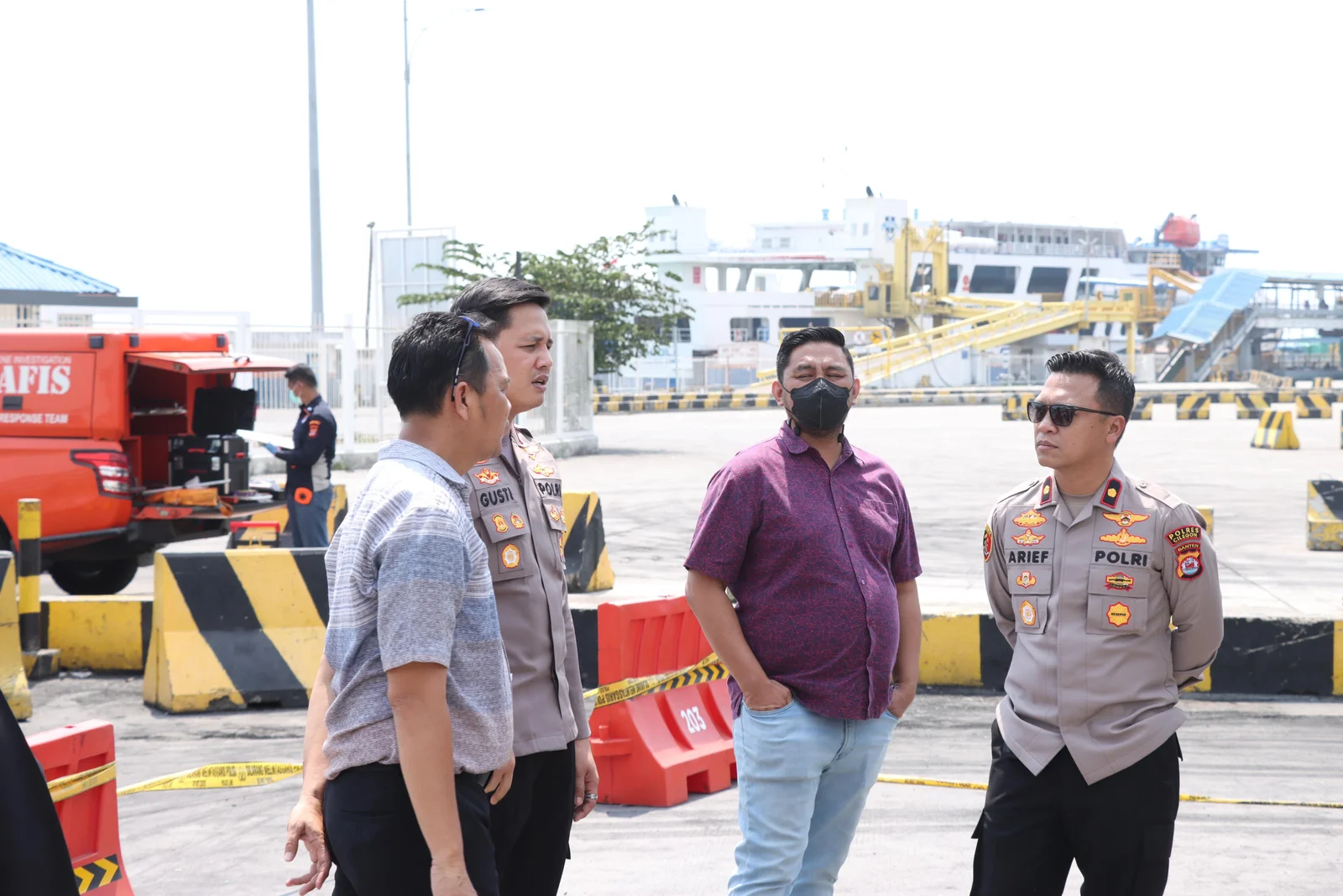 Satreskrim Polres Cilegon Polda Banten Cek TKP Kendaraan Terbakar