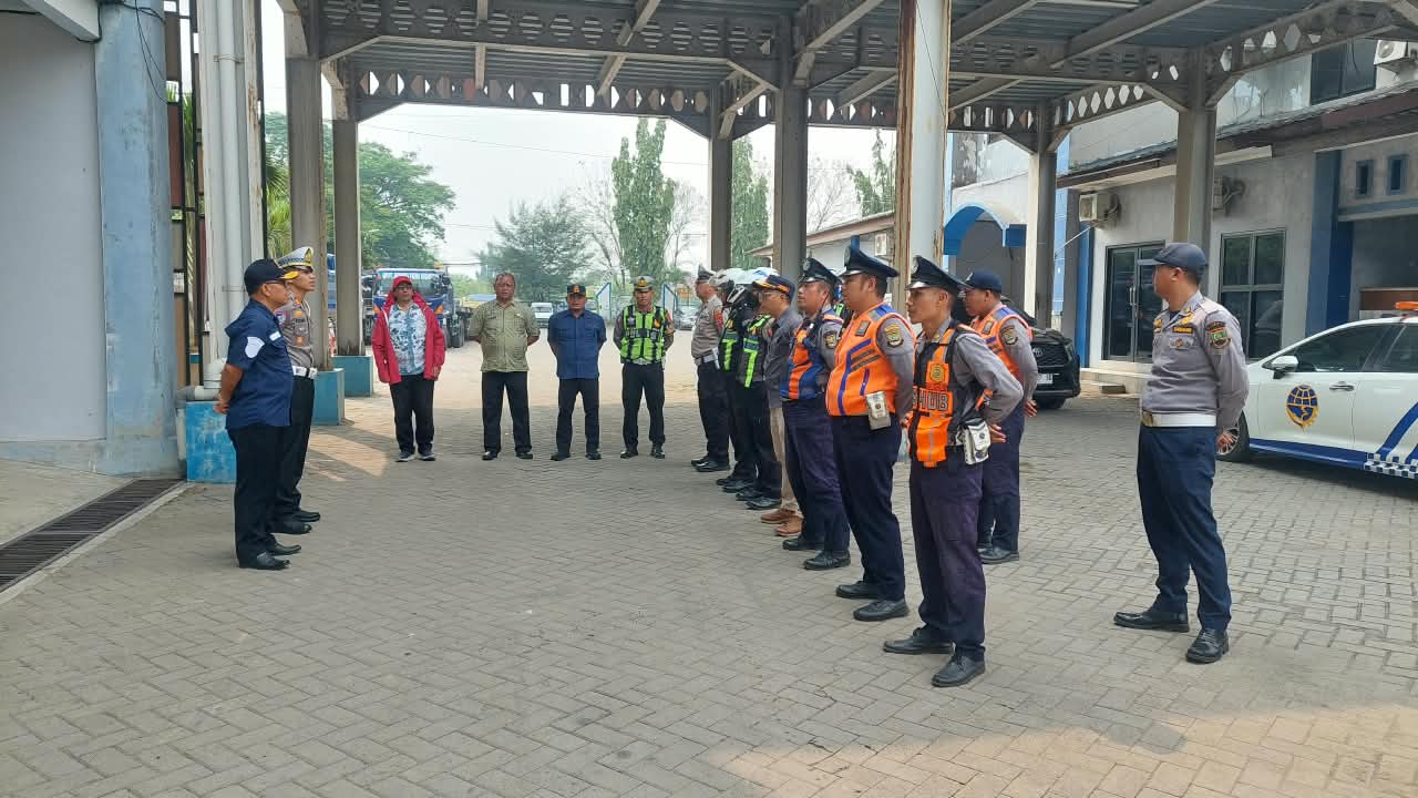 Satlantas Polres Cilegon Bergerak, Tertibkan Truk Tambang dan Parkir Liar di Jalur Lingkar Selatan